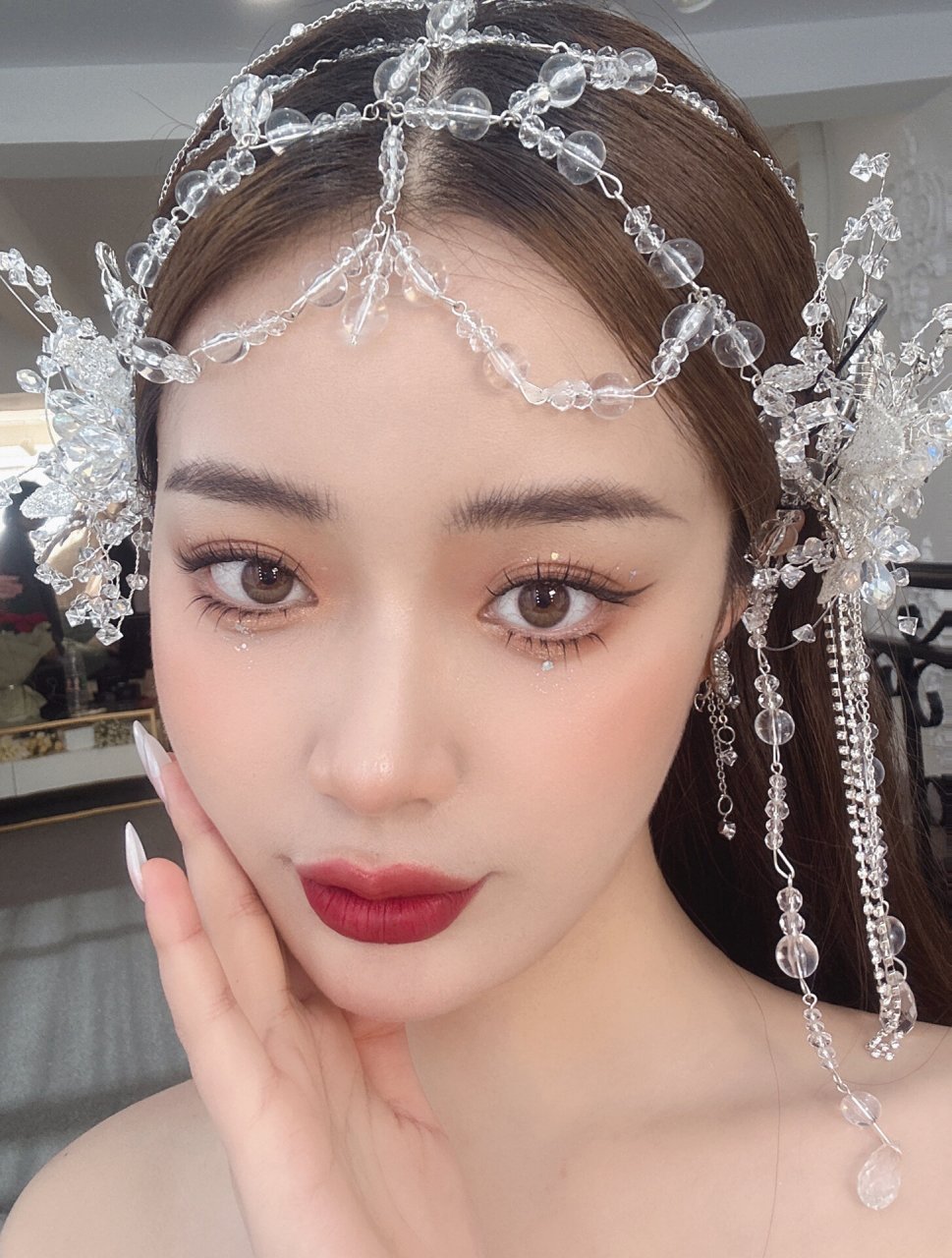 婚礼仪式一定要盘头发吗 婚礼仪式就一定要把头发都盘起来吗 答案肯定