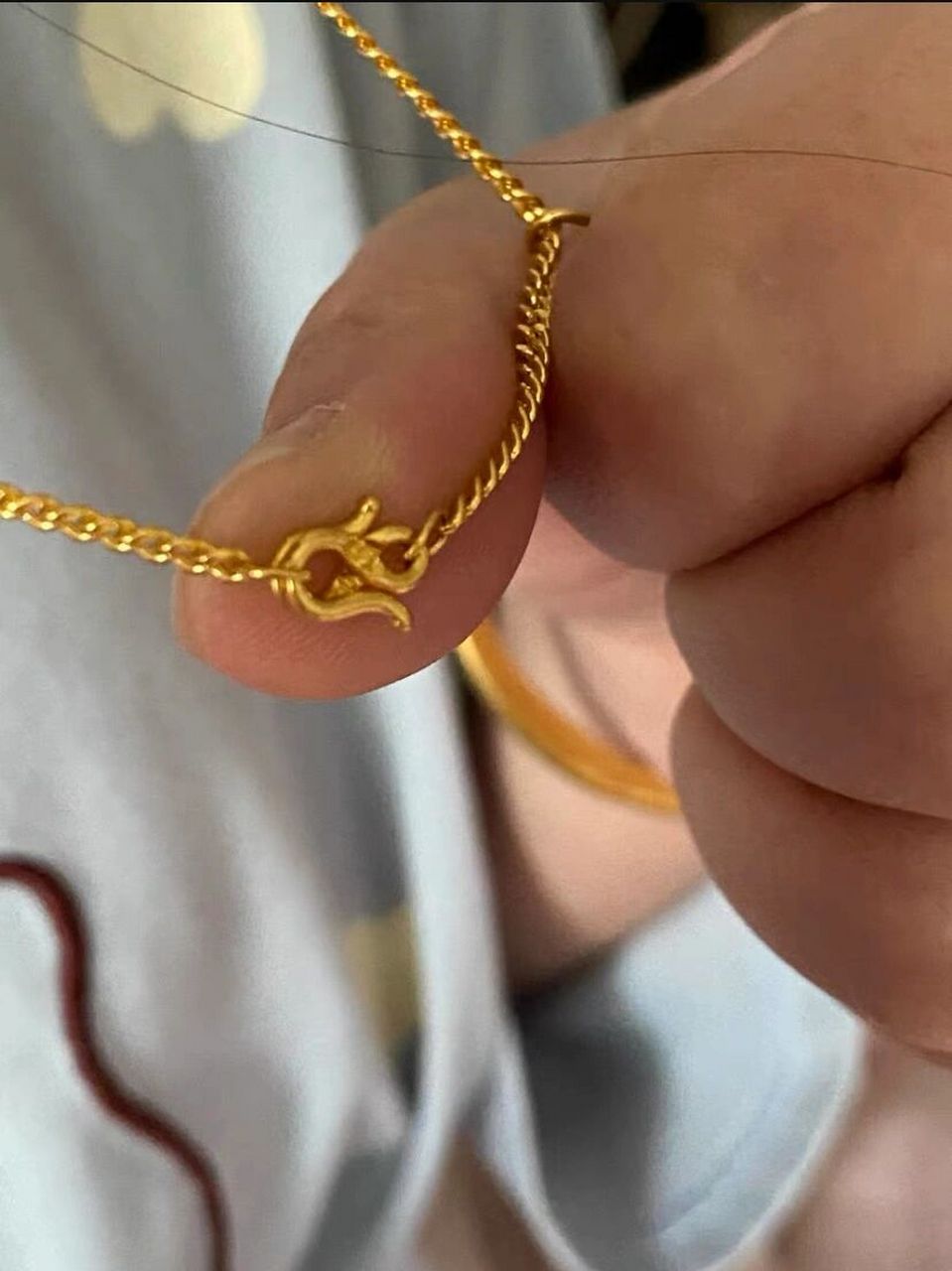 分享一个黄金项链m/w扣的扣法,解决佩戴扣子容易开,经常换项链反复掰