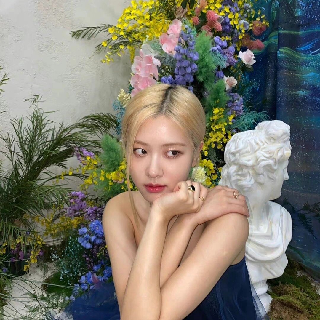 rosé朴彩英头像