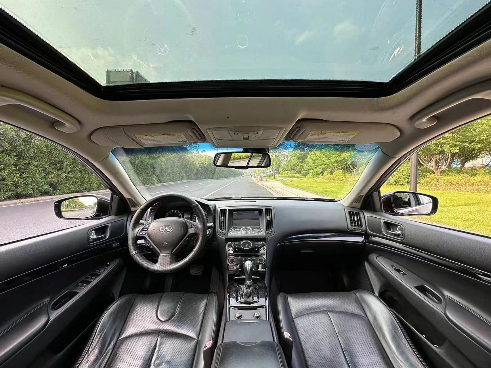 2012年英菲尼迪g37 sedan,灰色外观/黑色内饰,沃德全球十佳发动机,3.