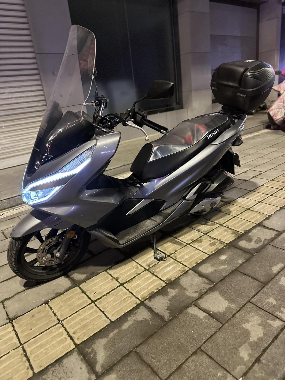 继续拿下21年本田pcx150踏板,一手精品车况,安全行驶了5000公里,价格