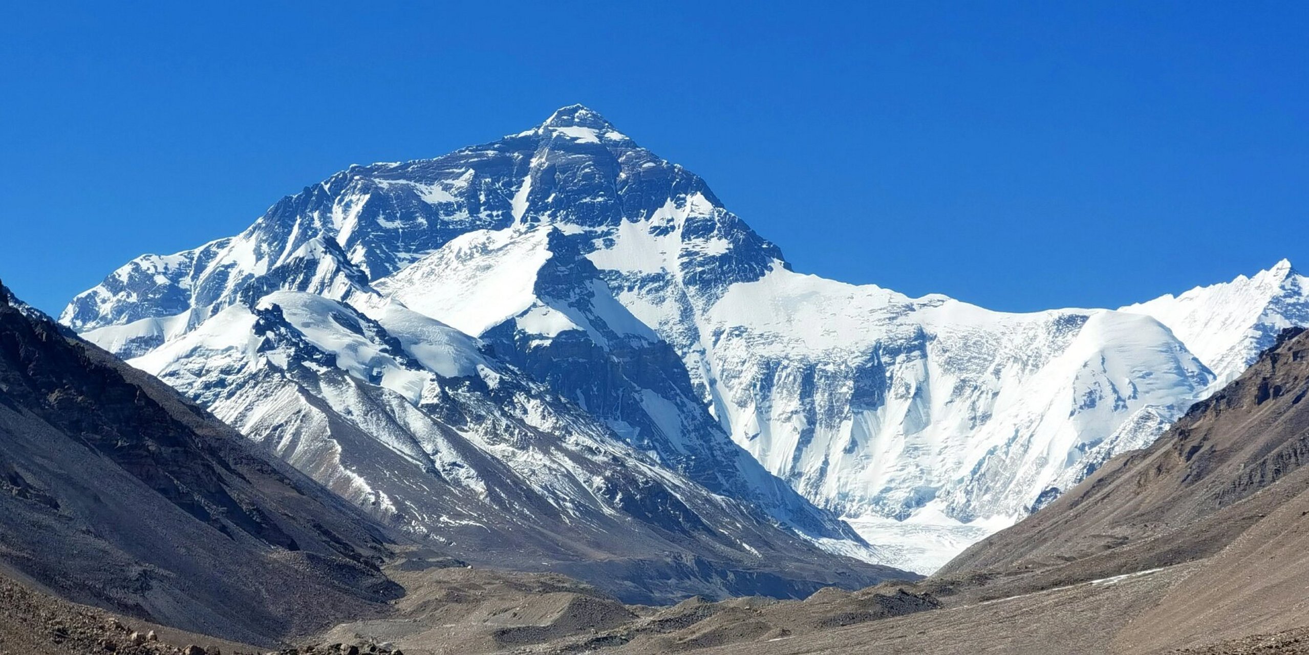 珠穆朗玛峰的4个最佳观赏地 珠峰景区内,游客能到达的离珠峰最近的