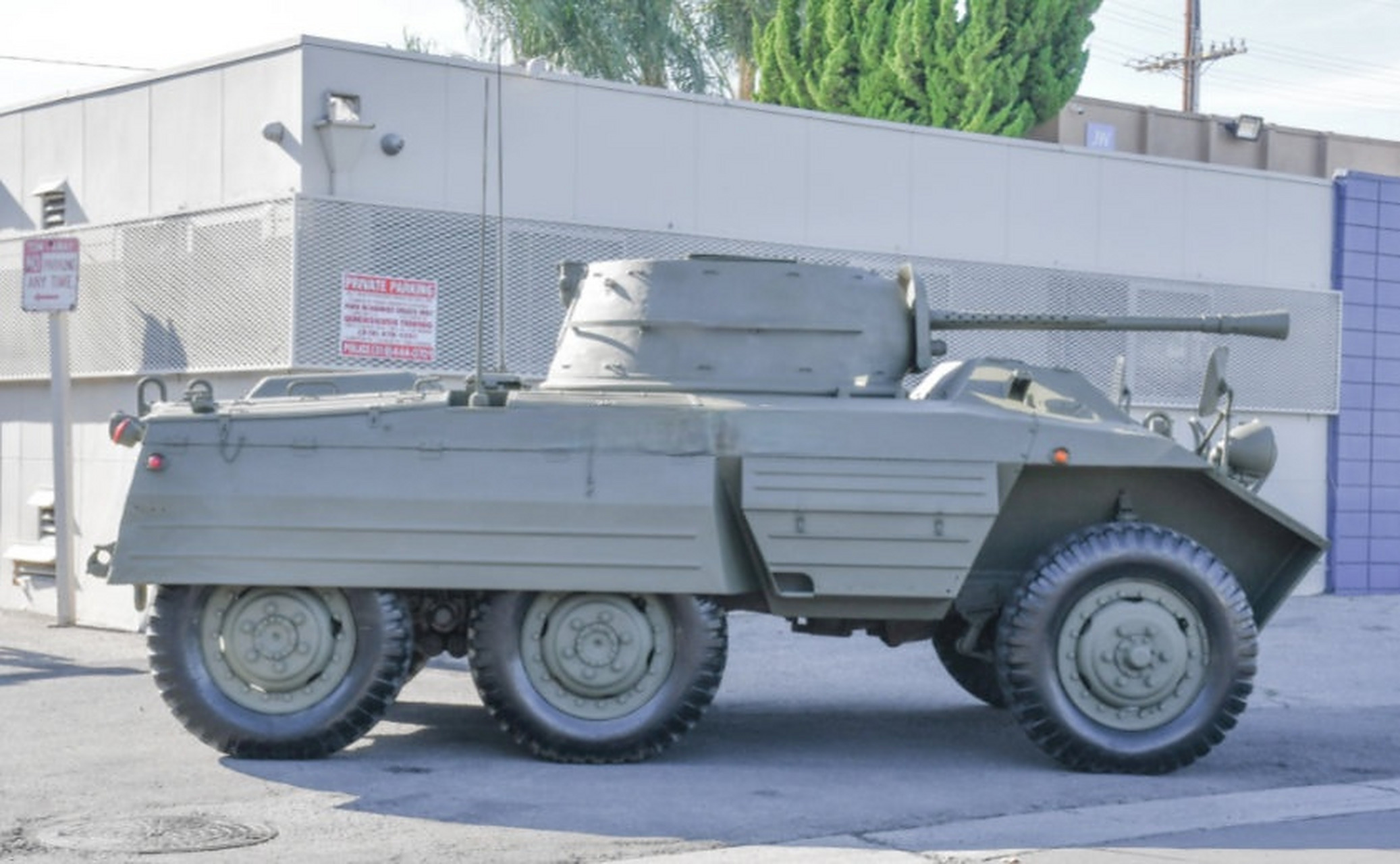 轮式装甲车保值吗?