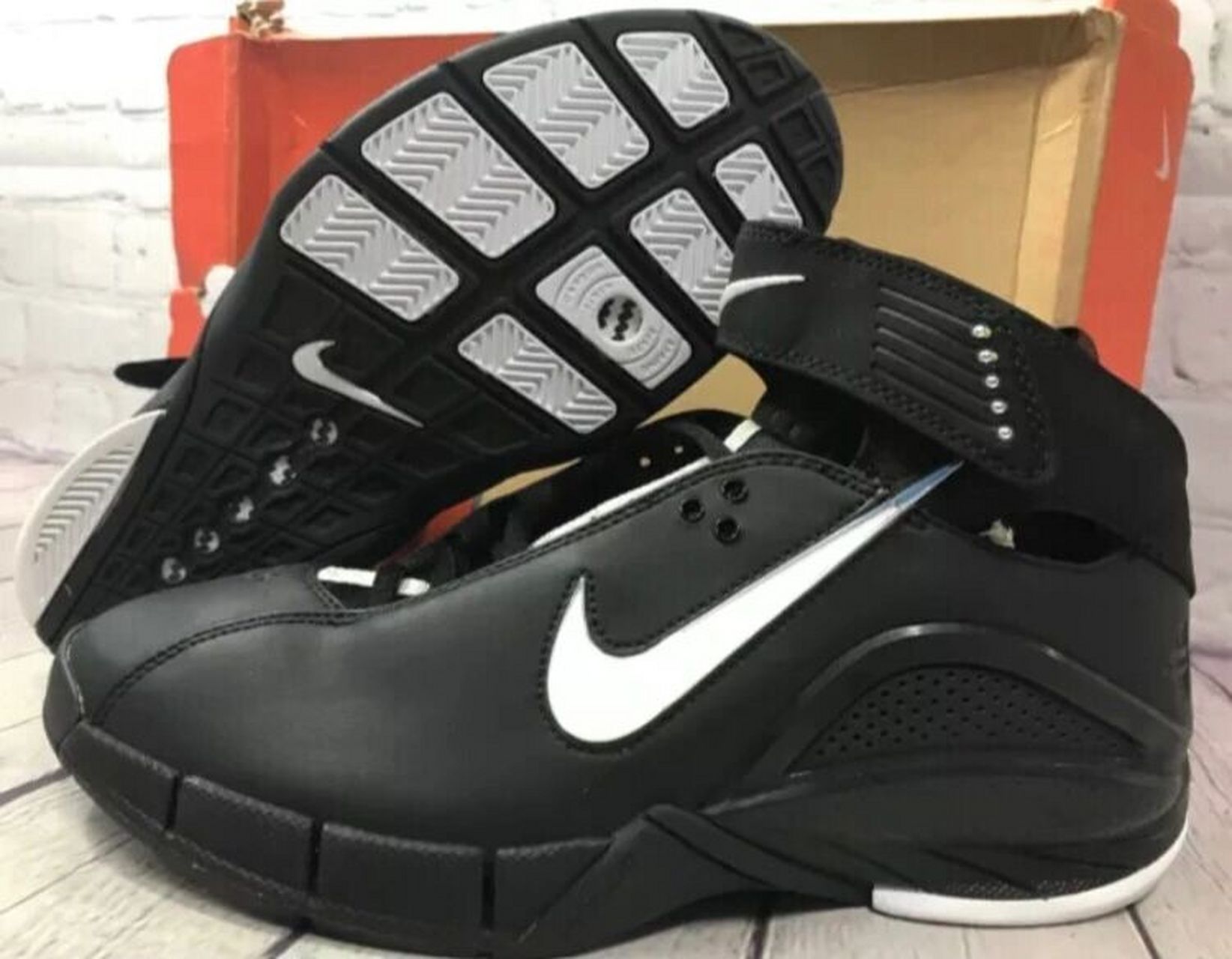 那鞋老鞋 nike air zoom huarache2k6耐克科比代言2k5的后续款式,全称