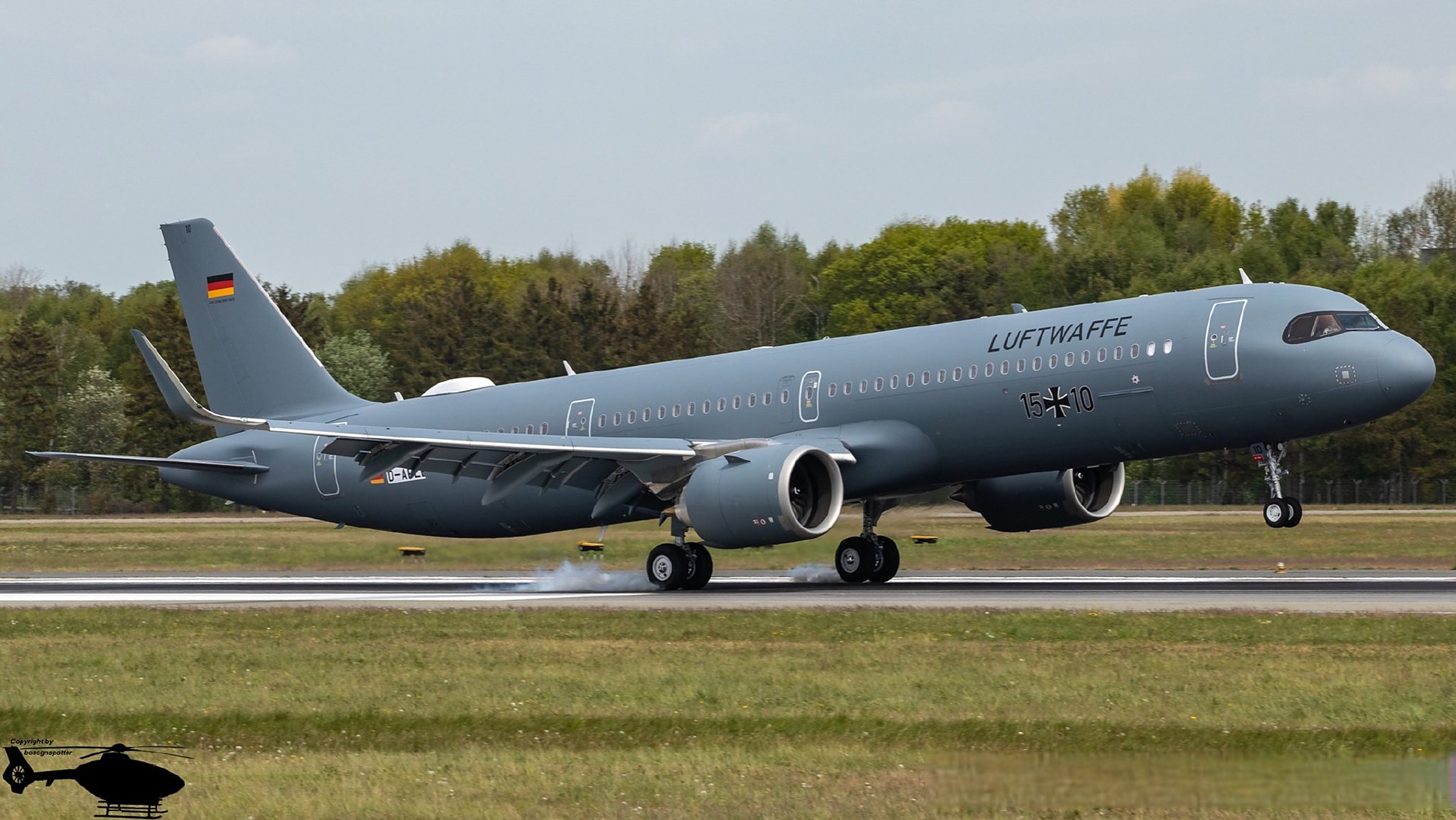 德国空军墨镜涂装a321neo试飞中