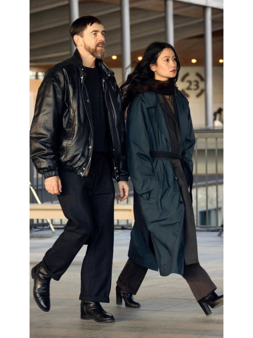 原来这对神仙情侣分手了 今天刷lemaire秀场视频,最后看到两位谢幕,没