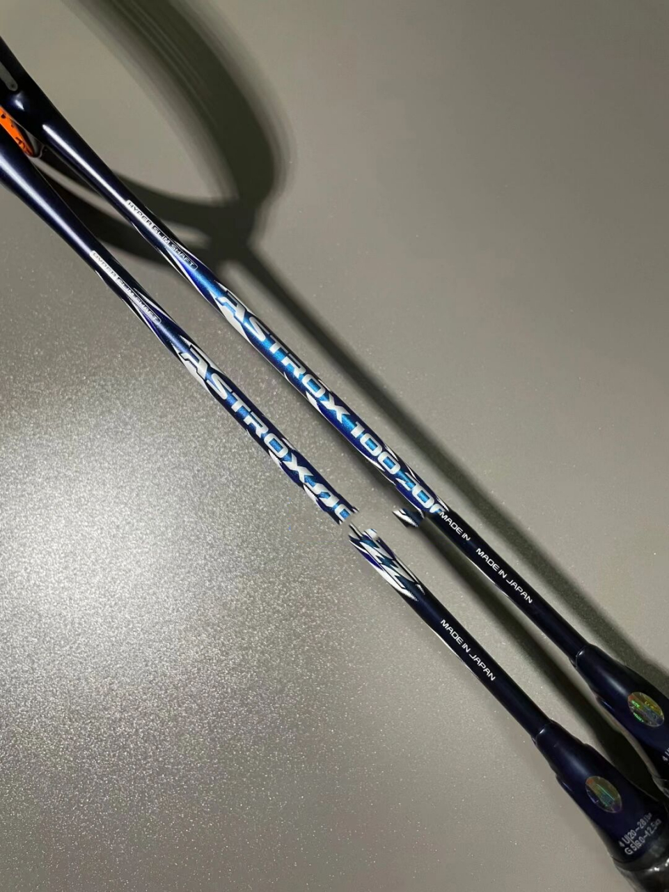 定制天斧100zz藏青色老色 精定直供版尤尼克斯天斧100zz藏青色,400元