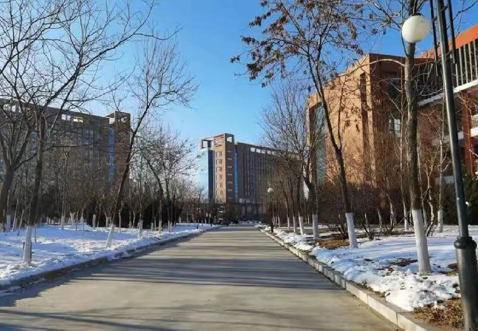 北京交通大学威海校区校园美景(2) 当你踏进北京交通大学威海校区校园