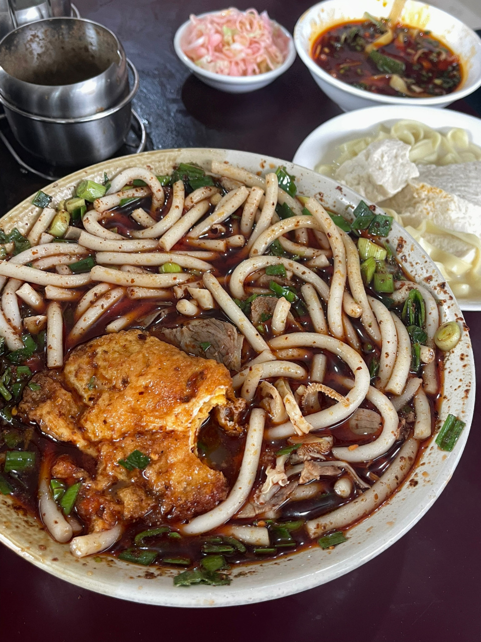 遵义美食 本以为遵义的美食会很美味 然而并 不咋滴 只有那口羊肉汤配
