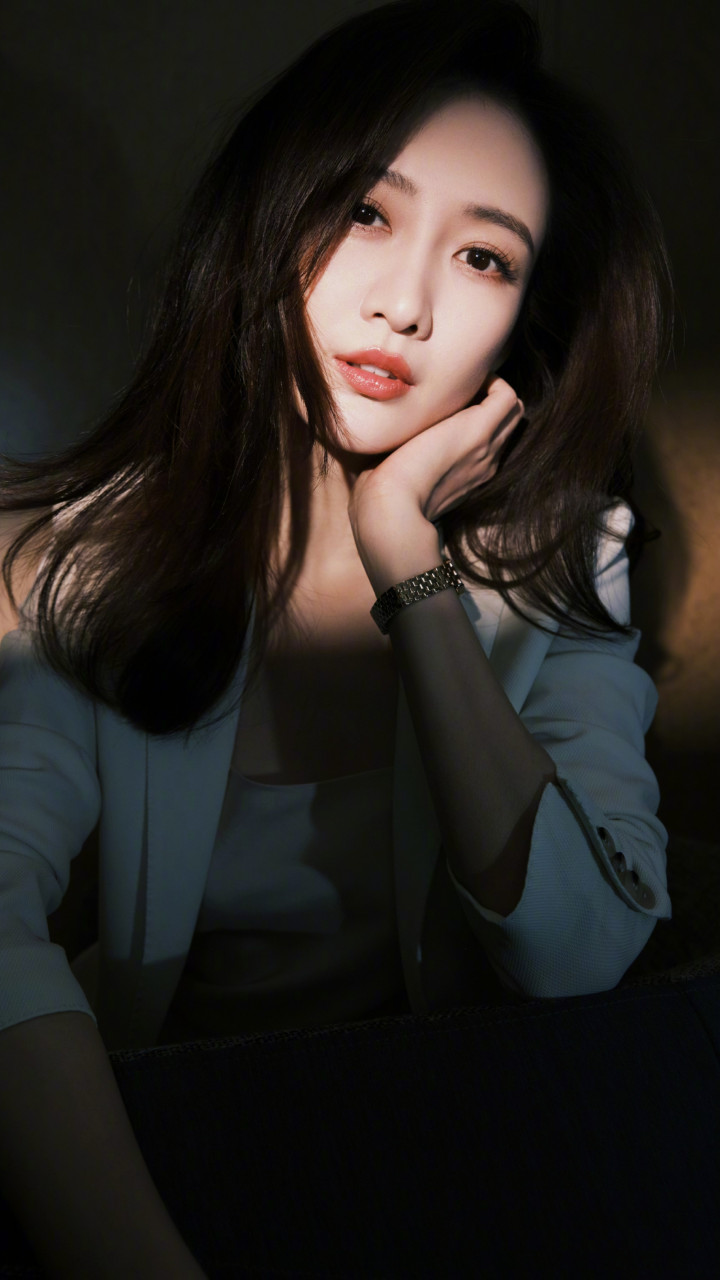 王鸥光影氛围感写真壁纸