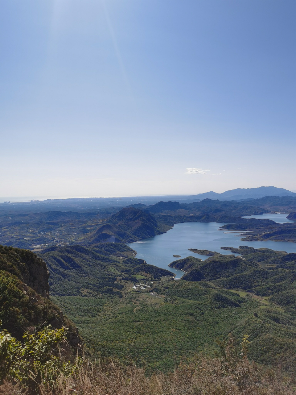 绥中三山普济寺 三山又称三女峰,三峰并立,高耸入云,古时相传神仙所居