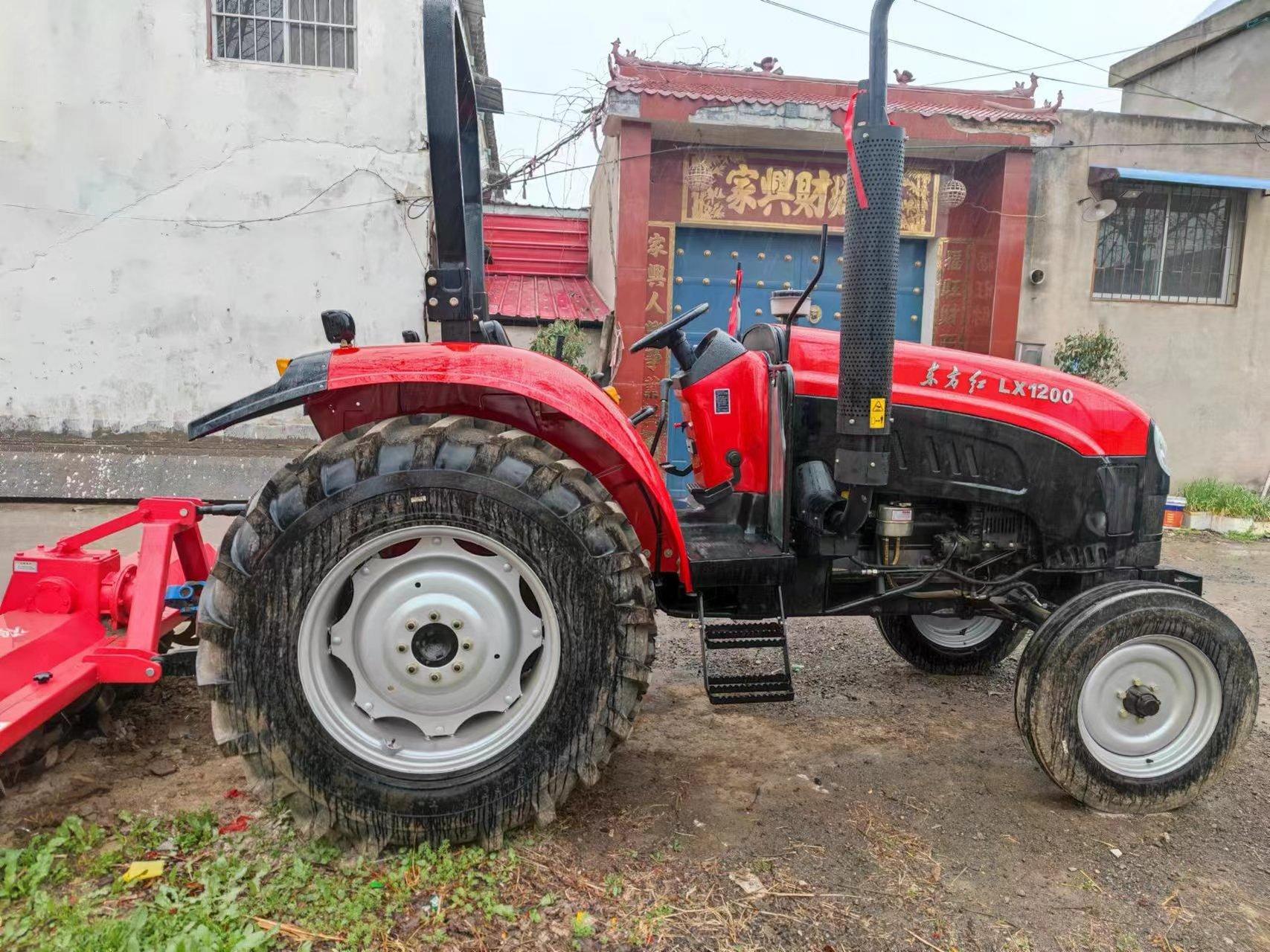 本人3月15日在山东济宁购买了一辆东方红1200拖拉机,外观9.