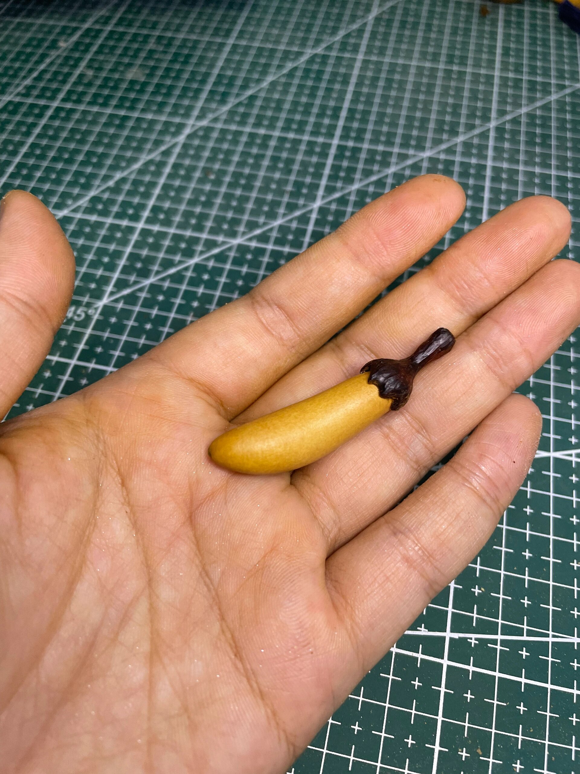 8葫芦茄子 之前去聊城买葫芦挑了一个像茄子的 今天终于得空给它安上