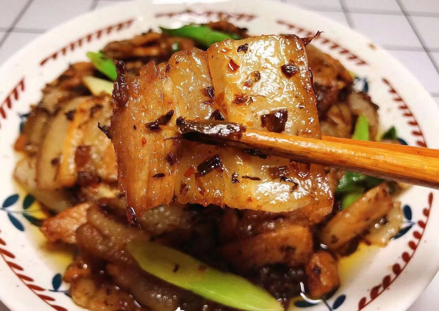 肥而不腻的盐菜回锅肉! [赞同]这份盐菜回锅肉,酥香可口,超级好吃!