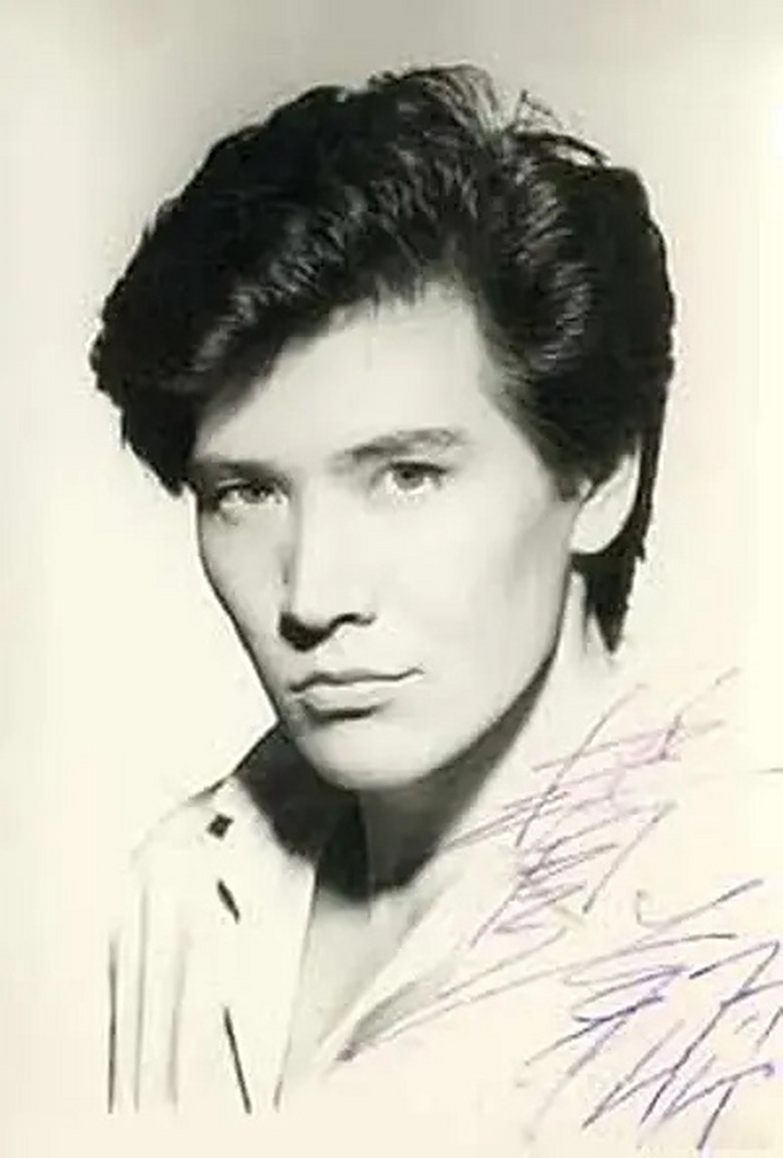 费翔年轻的时候原来这么帅,盘靓条顺能扭能唱多少70后女士的梦中情人