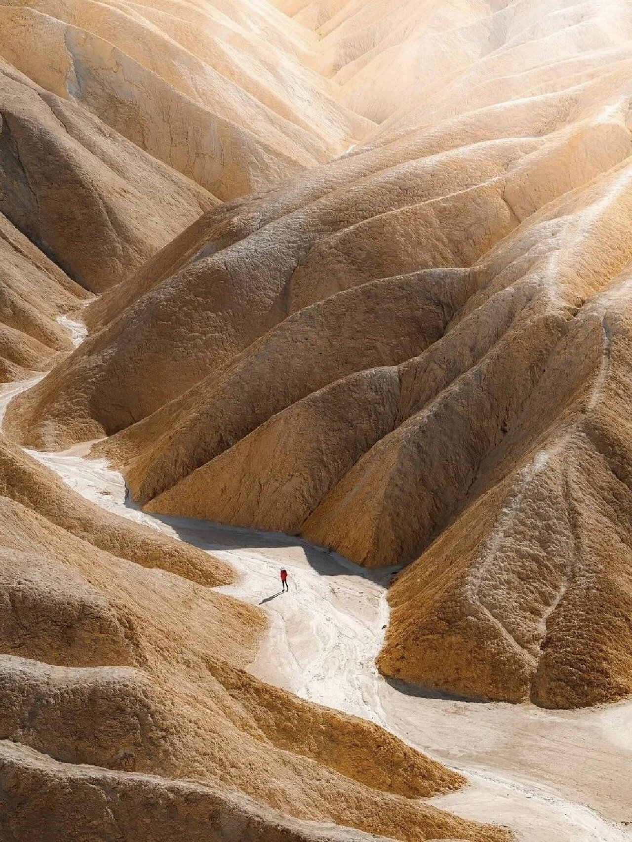 las vegas死亡谷国家公园位于加州和内华达州交界处,是一个最适合感受