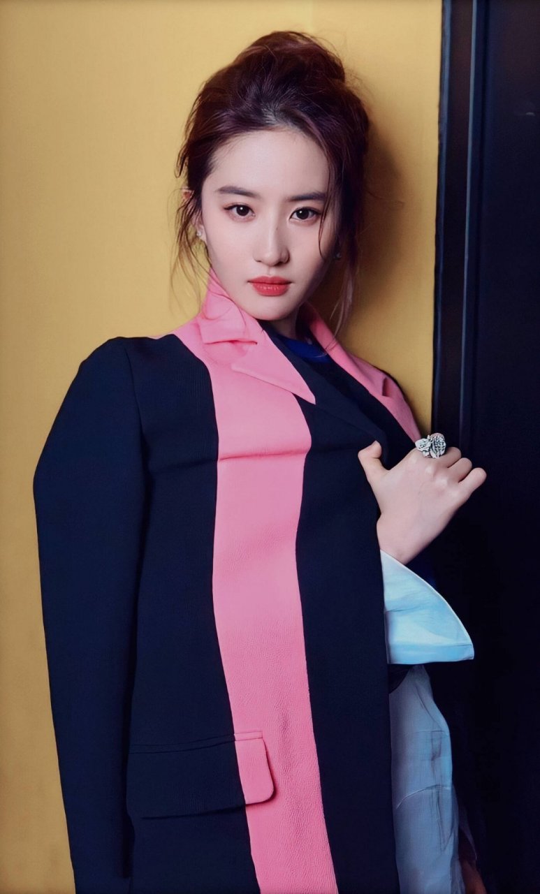 刘亦菲黄亦玫[鲜花] @刘亦菲玫瑰故事   爱就是爱,她又不计算付出