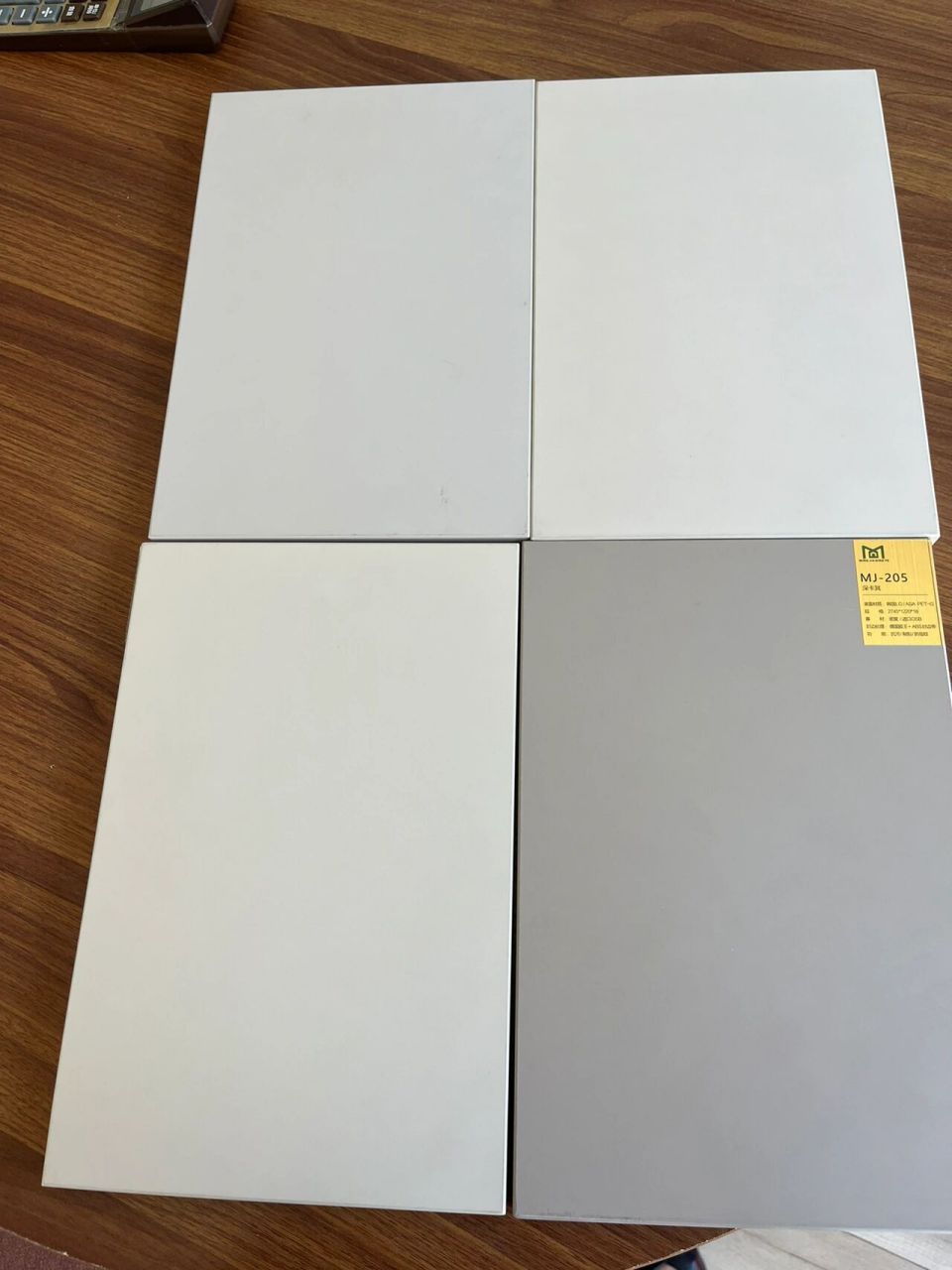 我家暖色调,图一pet肤感柜门,不知道该选哪个?