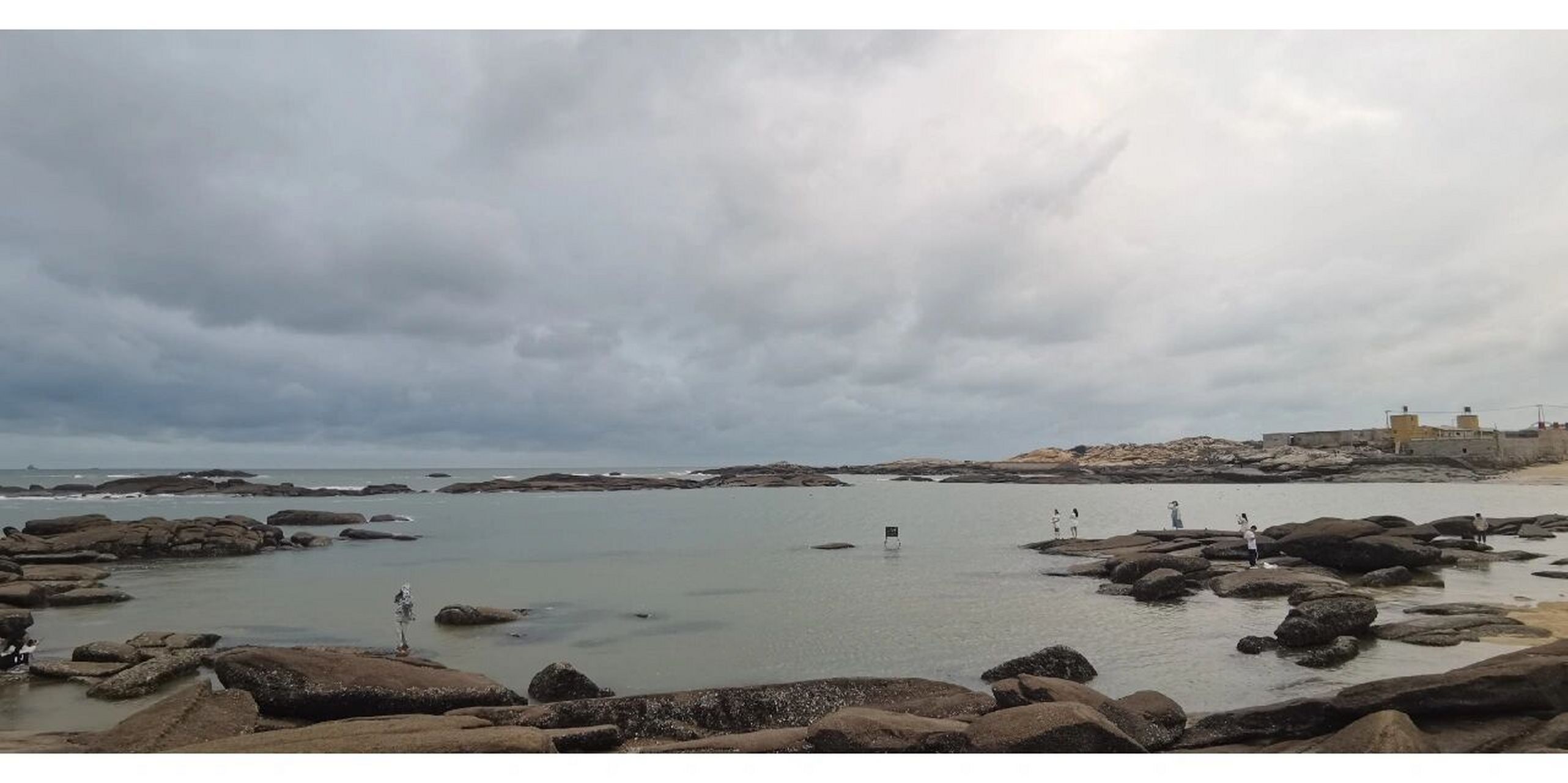 泉州看海攻略|石狮红塔湾 石狮红塔湾,福建十大最美的海滩之一,位于