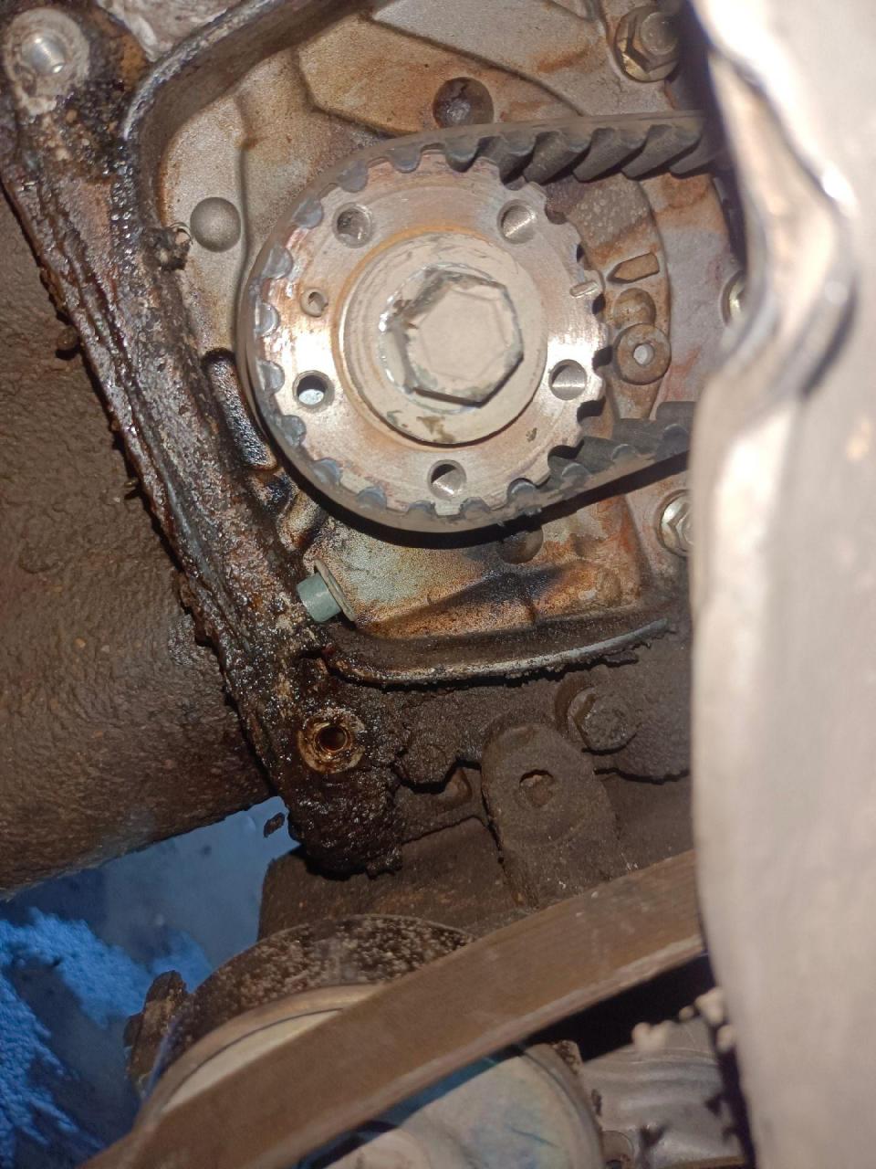 04铃木羚羊更换水泵对正时轻松拿捏 盘他