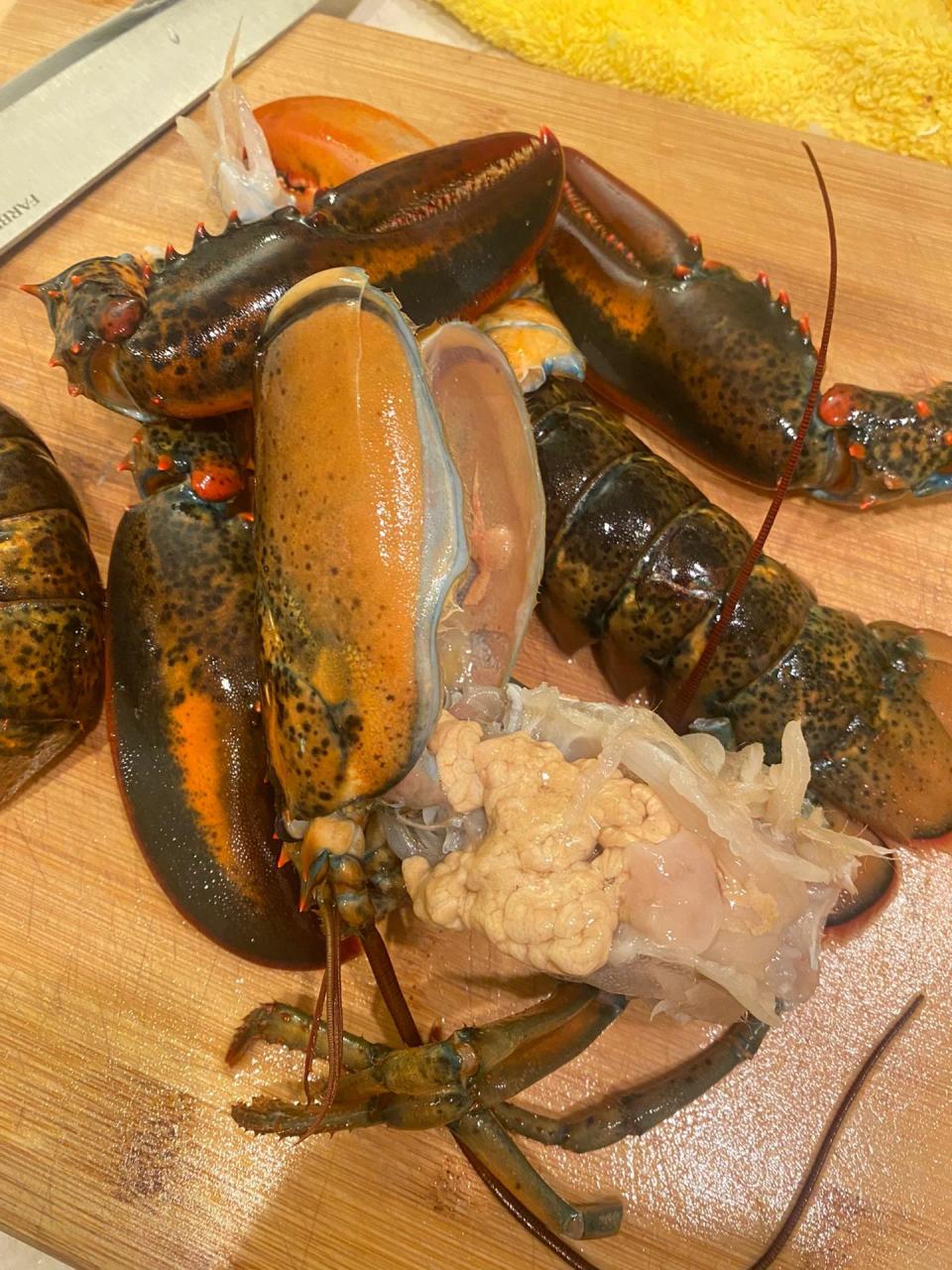 龙虾脑袋这块能吃吗?