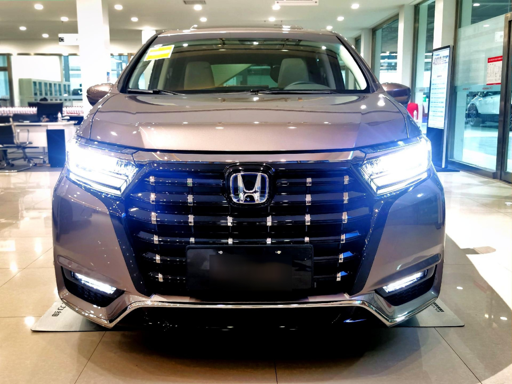 2022款艾力绅到店,12月30日全国统一上市.