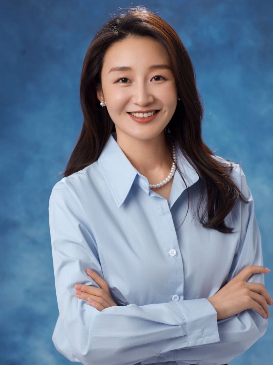 三星小公主李元珠暑假去美国高通实习拍的美式证件照 之所以选择经典