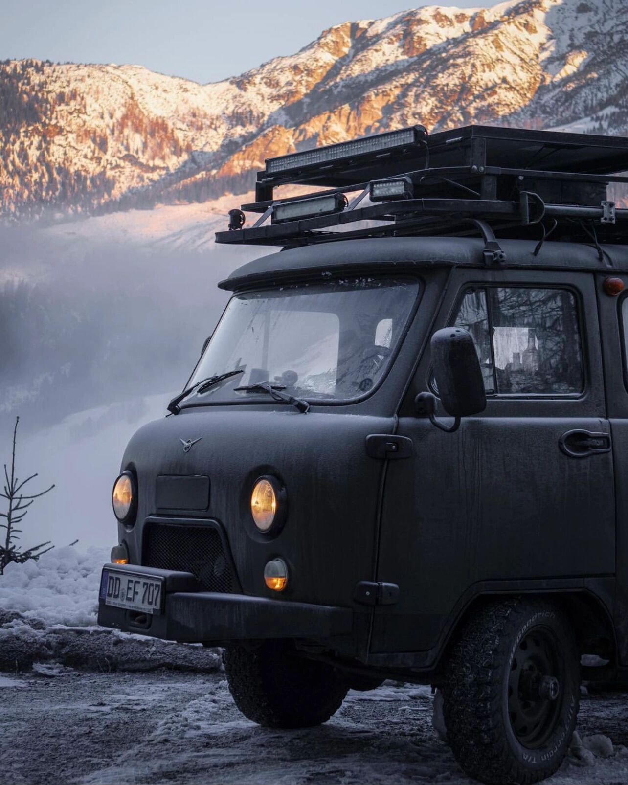 uaz452 瓦滋旅行者 来自昔日苏联乌里扬诺夫斯克汽车制造厂,1965年被