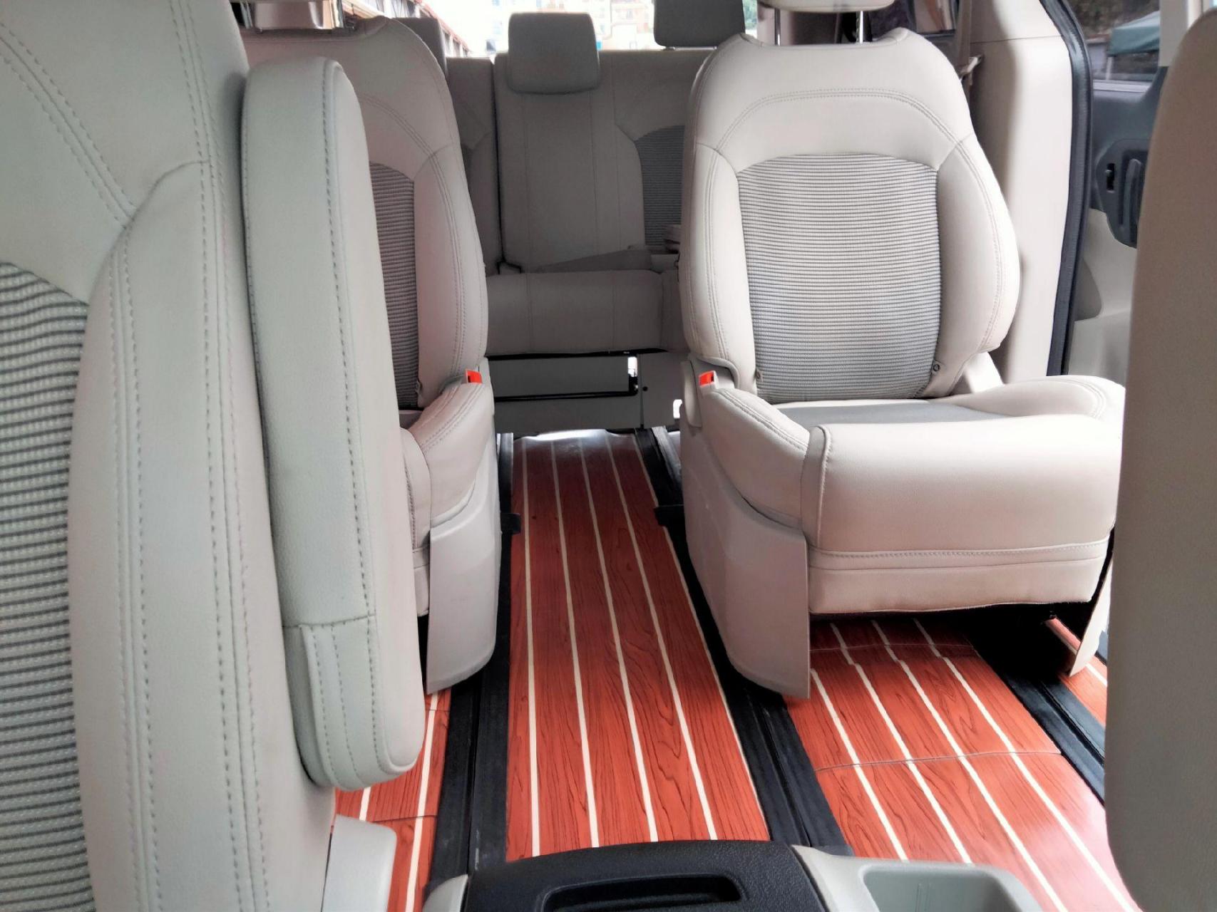 20年大通g10柴油版七座,1.