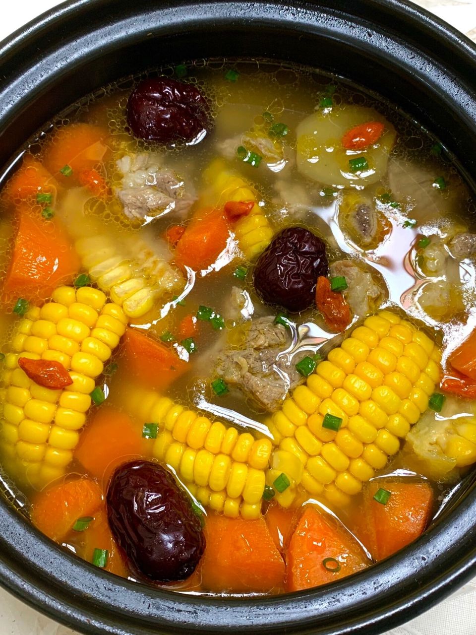 冬日暖心又暖胃的玉米排骨汤!