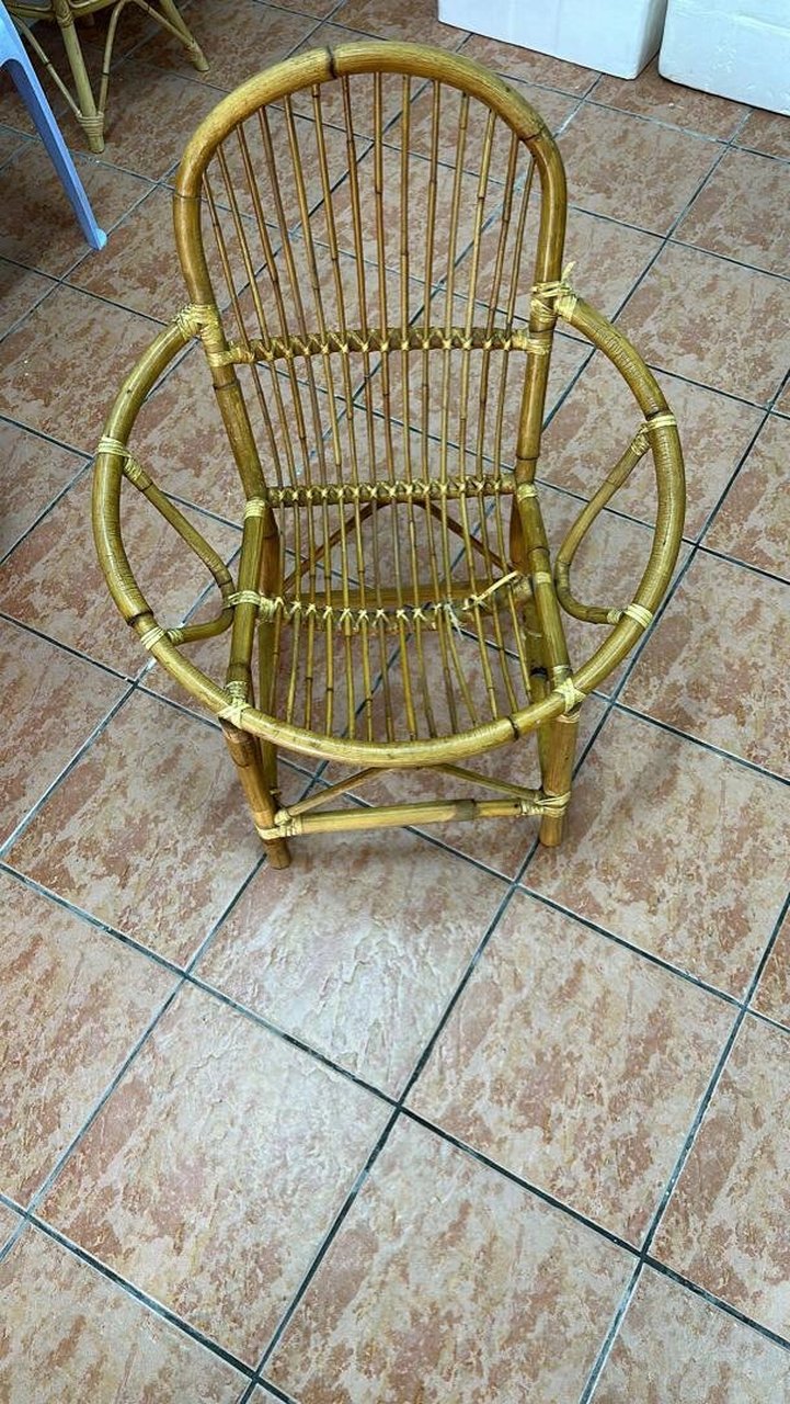 📷 以下是旧藤椅的修复过程.😍 	 您有心爱的藤椅需要修补吗?