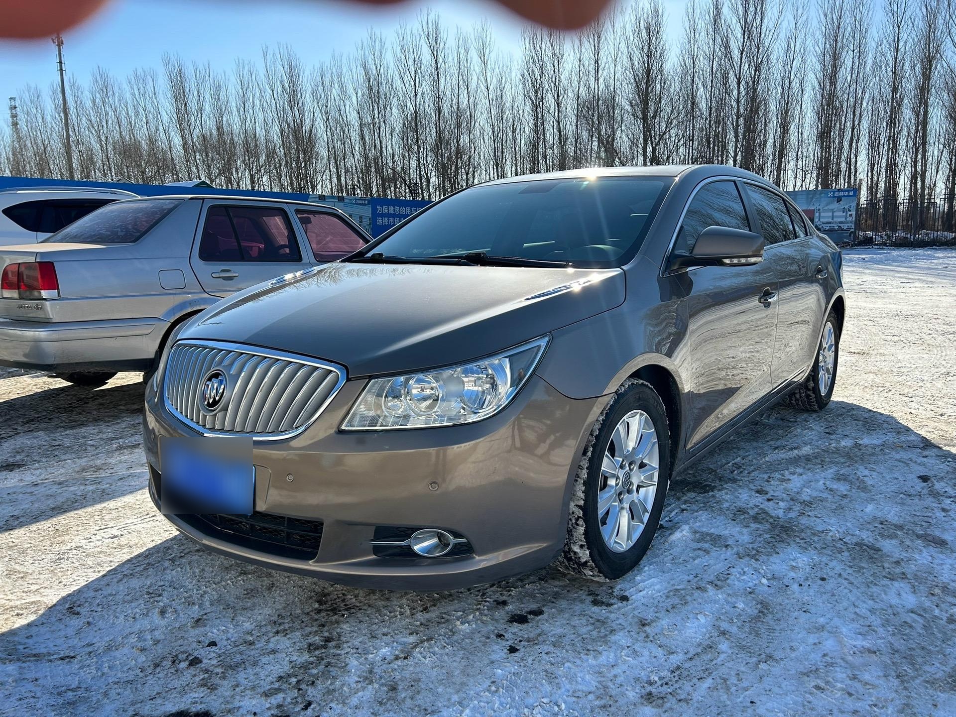 2013年新款别克君越2.4l