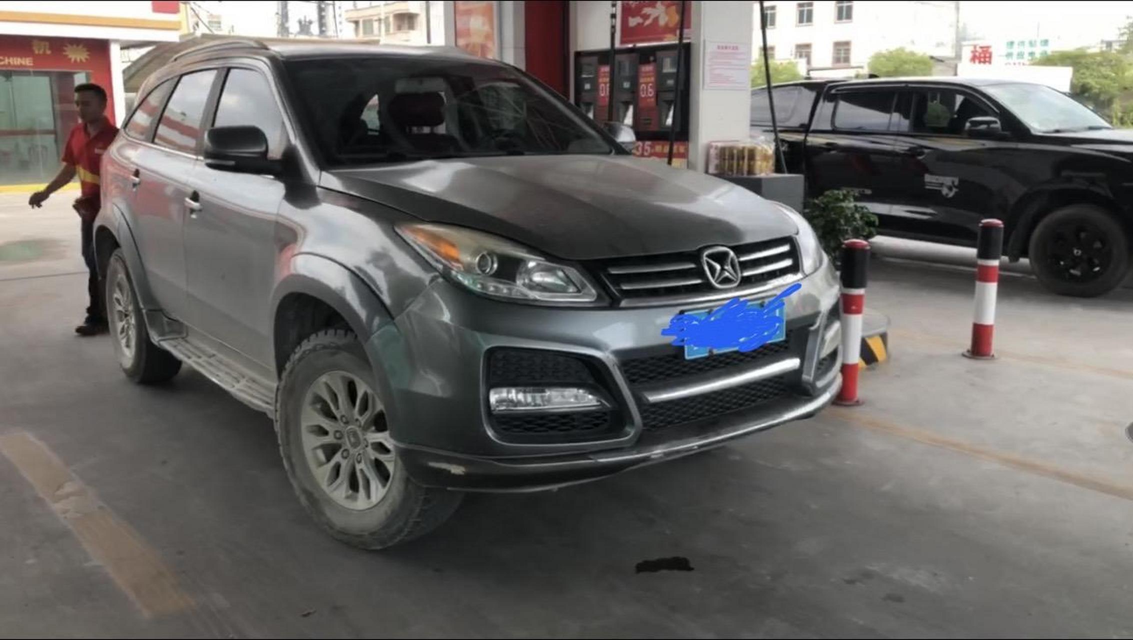 16年江铃驭胜s350 2.4t自动两驱柴油豪华版5座.