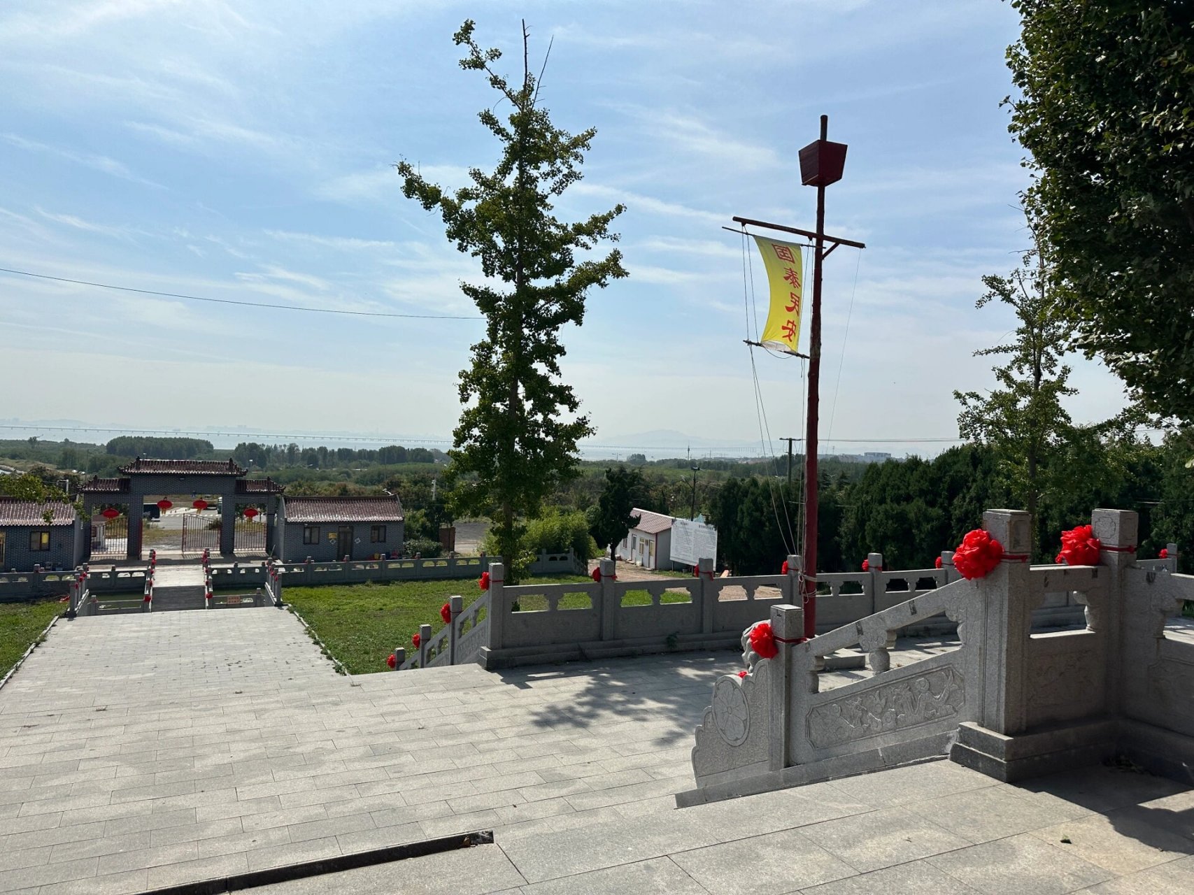 青云宫,青岛的"龙王庙" 位于红岛溯源村,依山傍海,别有一番风味.