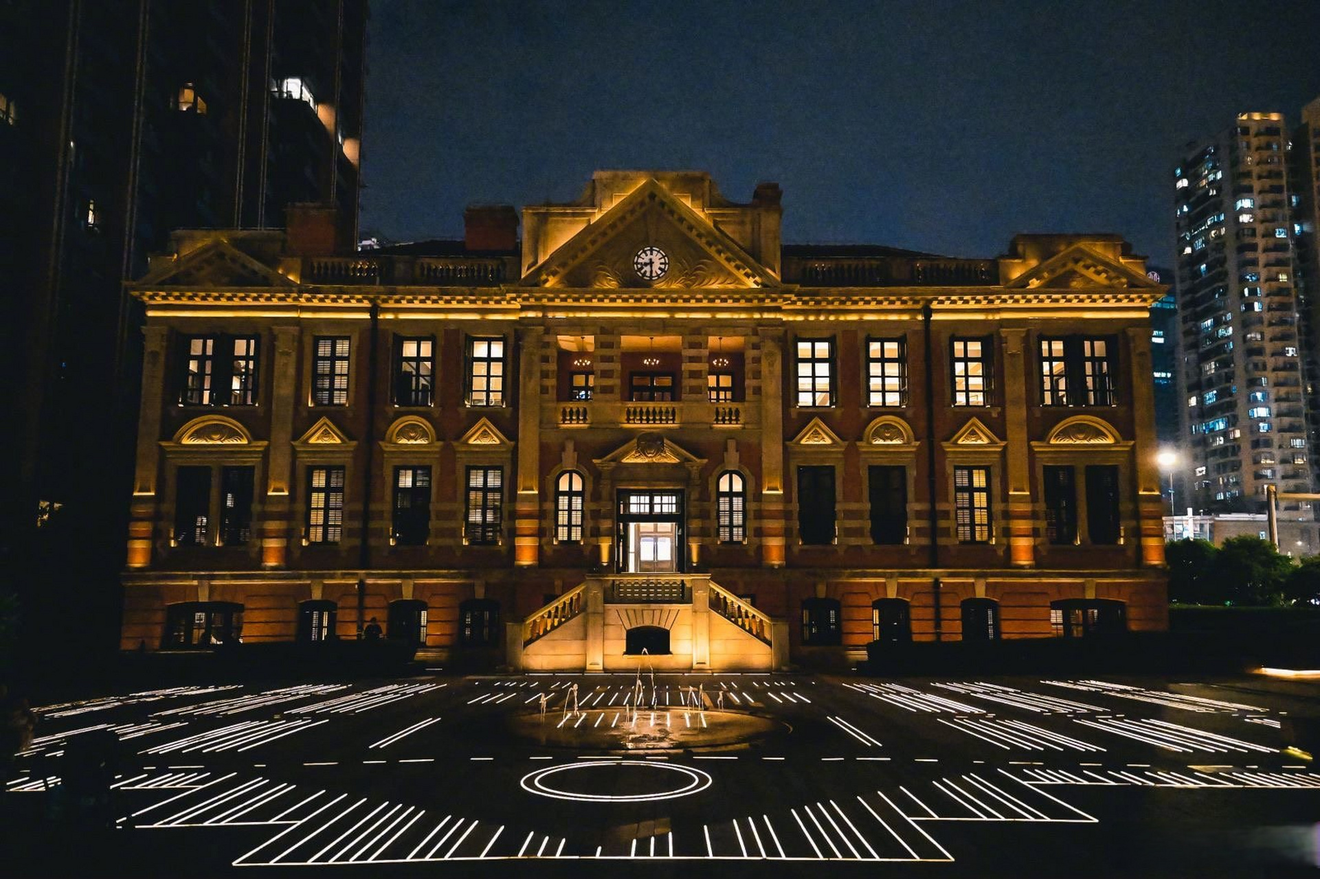 rayli fashionmytheresa于4月18日在上海宝格丽酒店举办媒体预览及