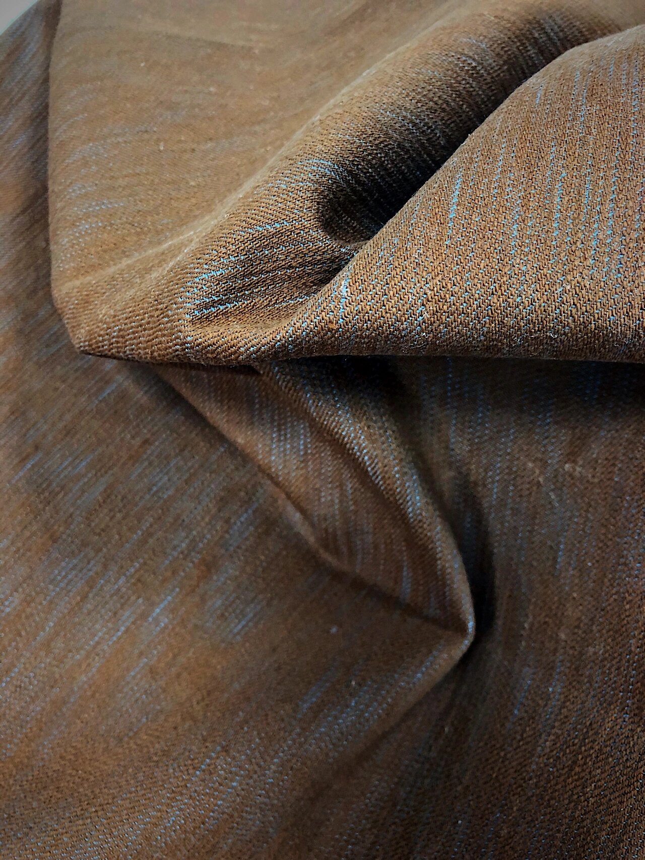 面料分享 | 绢丝 "绢"最早出现于战国时期,专指用本色生丝织造的织物