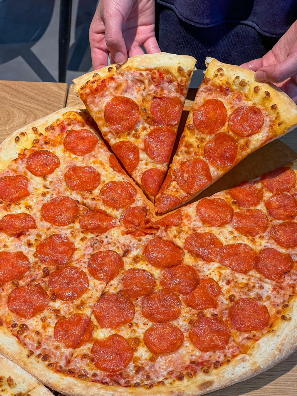 整整一个16寸大披萨!而且超级便宜!