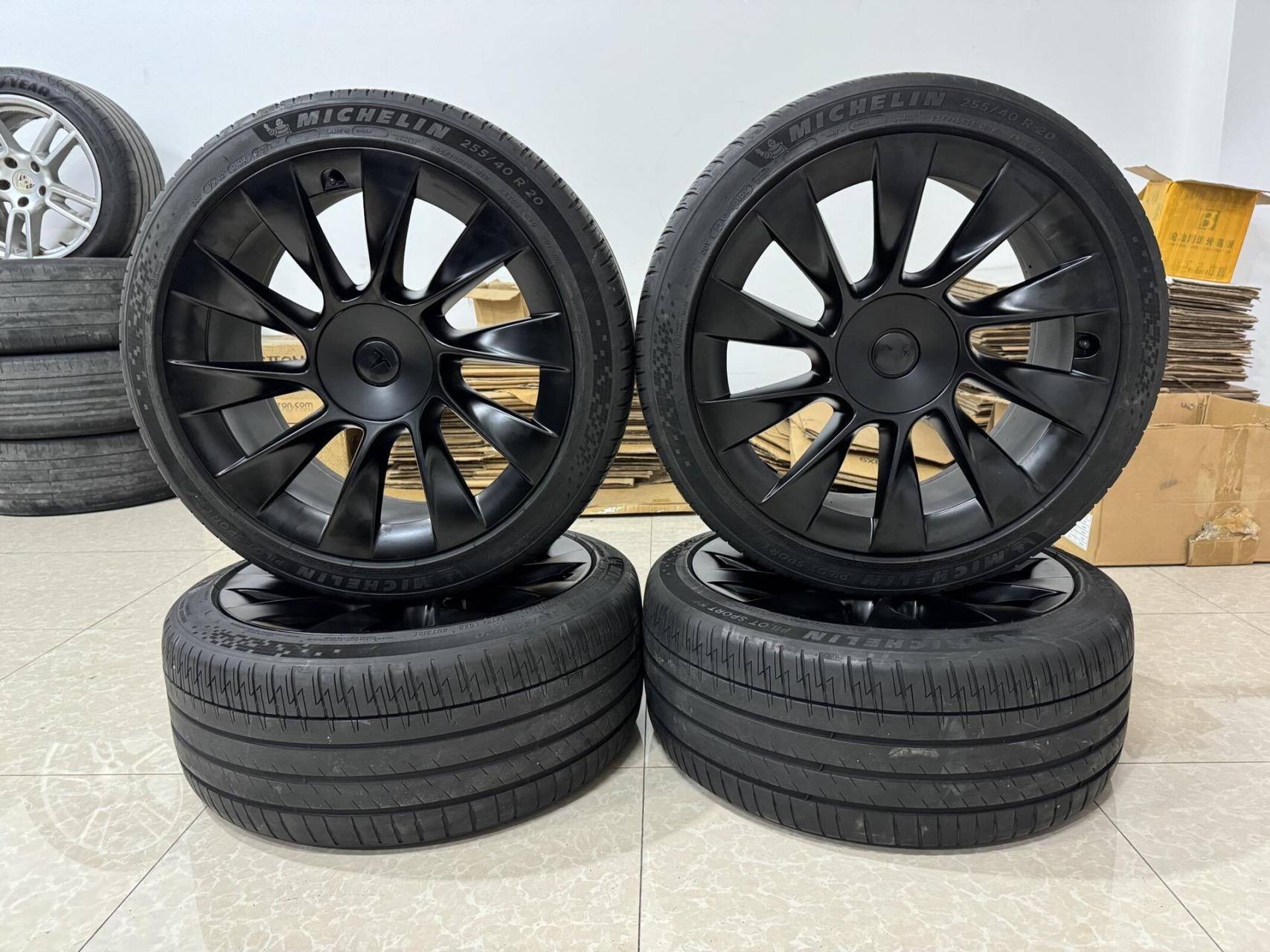 特斯拉modely 原厂20寸轮毂轮胎.07落地 3000公里磨损准新车拆 .