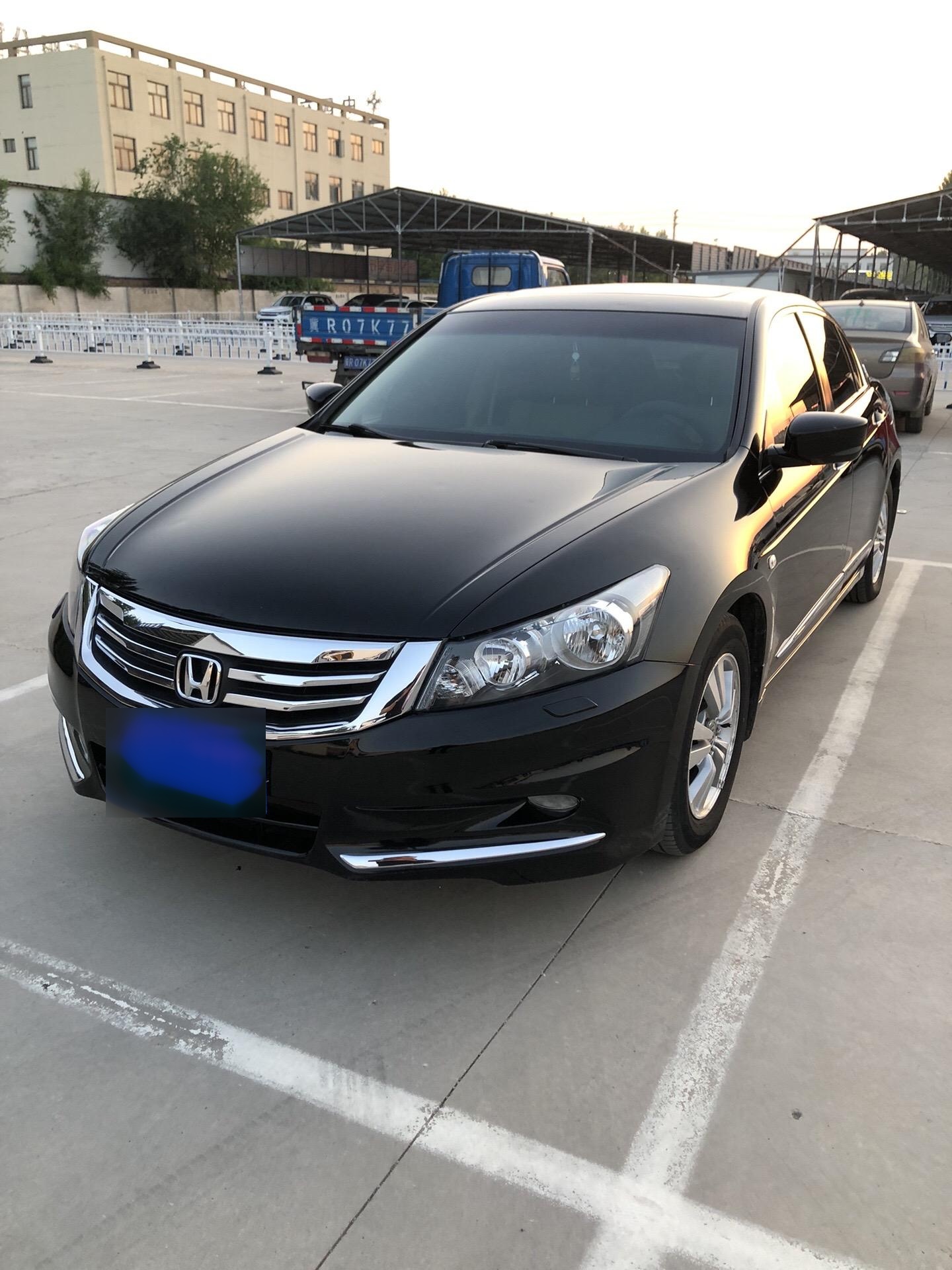 2010年本田雅阁,百年纪念版,无钥匙进入,一键启动,电动真皮座椅带加热