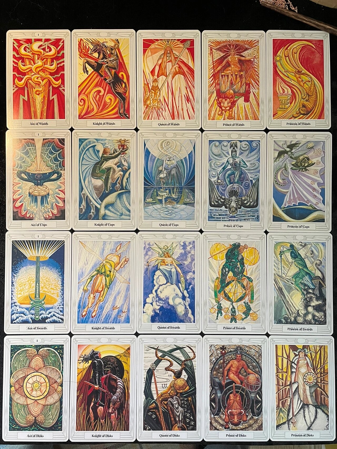 【每日塔罗】透特塔罗- 小阿卡纳结构之宫廷牌