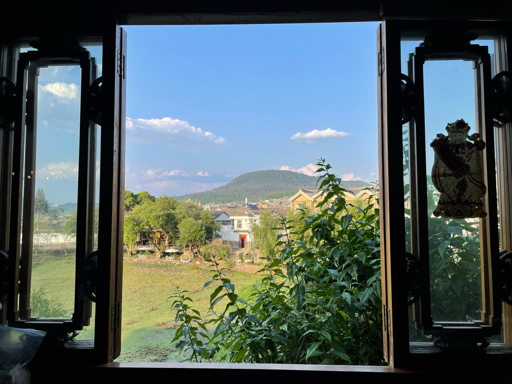 腾冲两到三日攻略 黑河腾冲是我国人口密度的对比线.