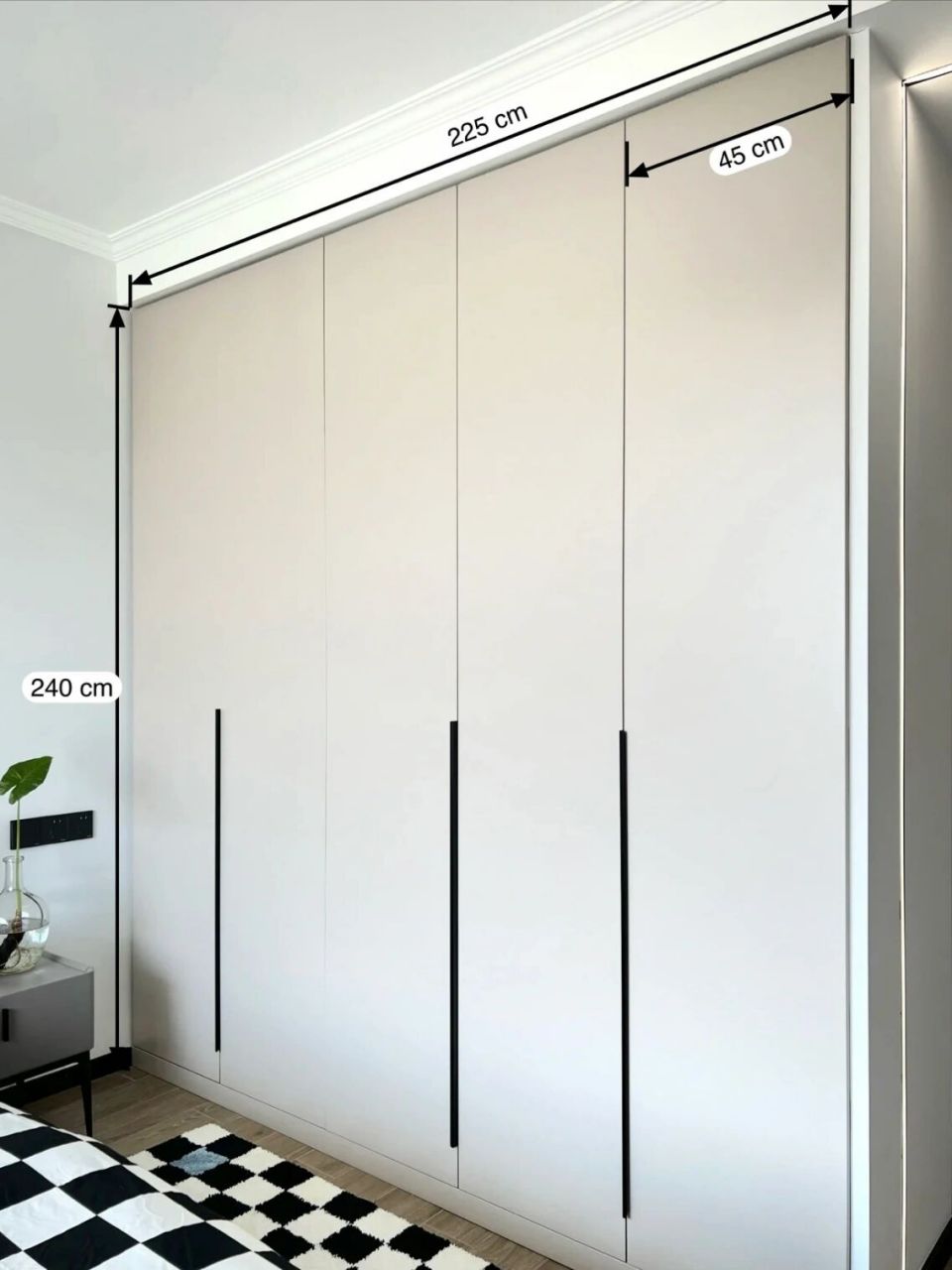 衣柜到底选一门到顶还是分段式 啊啊啊!