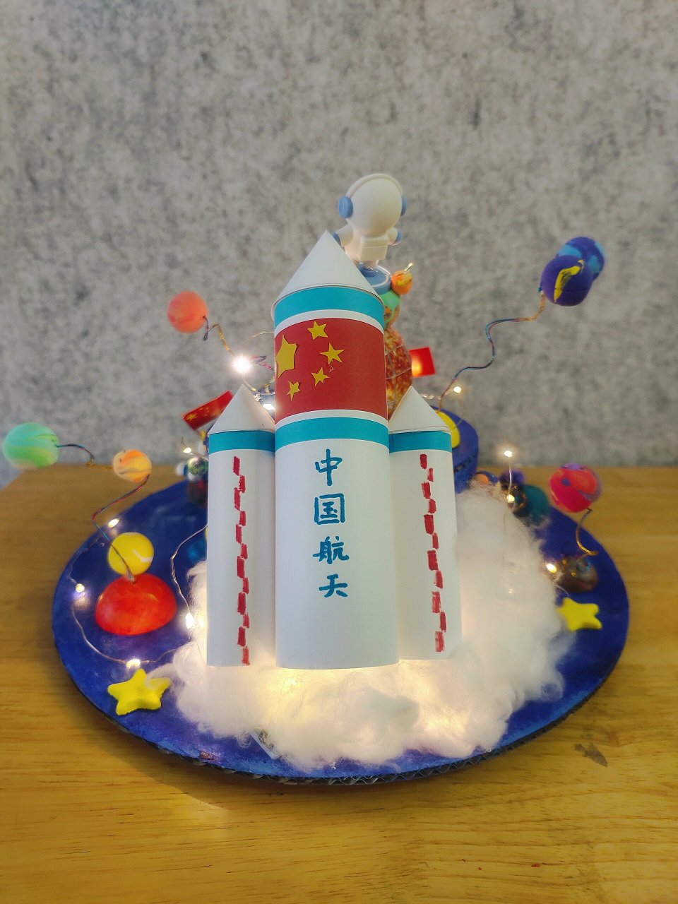 科技节手工制作 diy手工帽子一一科技节 粘捏的太空人,加上火箭04