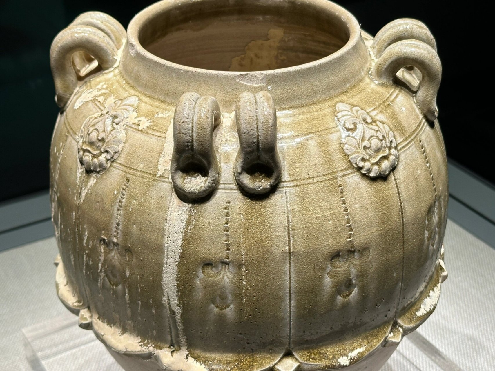 德州博物馆馆藏隋青釉八系罐 #高古瓷# #陶瓷# #博物馆# #收藏# #值得