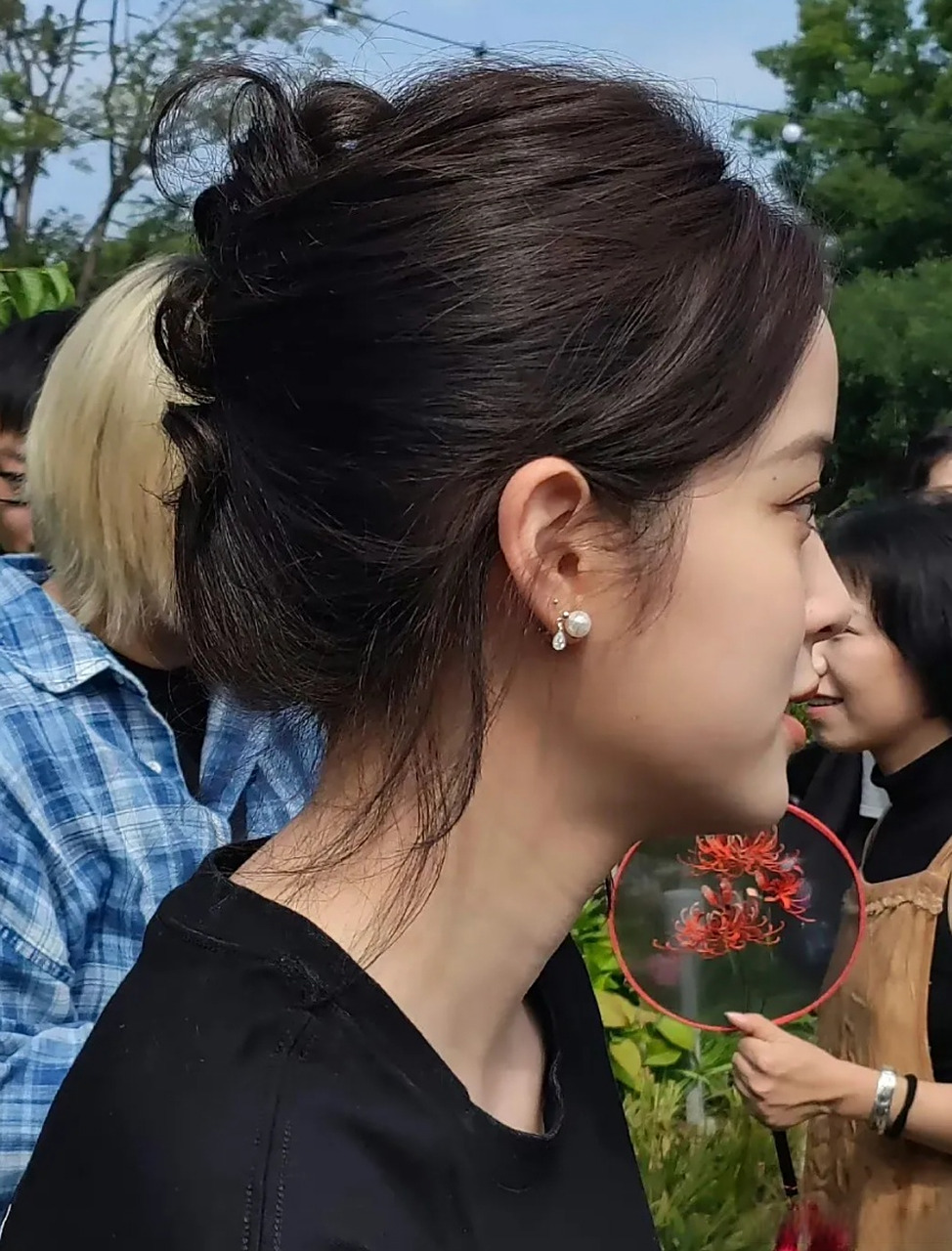 欧阳娜娜这个侧脸,简直是虐心程度爆表啊!