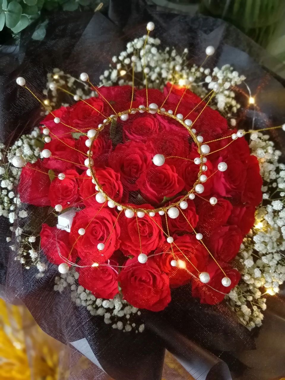 33朵红玫瑰黑纱皇冠款‖订婚花束