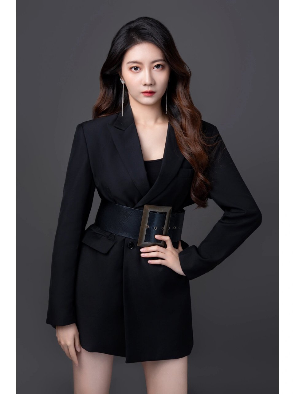 女士职业照丨让自己自信从容的状态一如己见 适合职场女性拍摄的职业