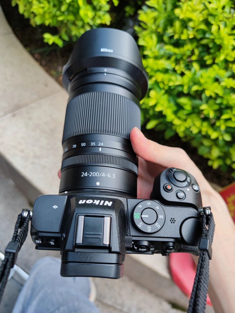 尼康z24-70 f4 500g的重量 便携的体积 恒定f4光圈 24-70常用焦段