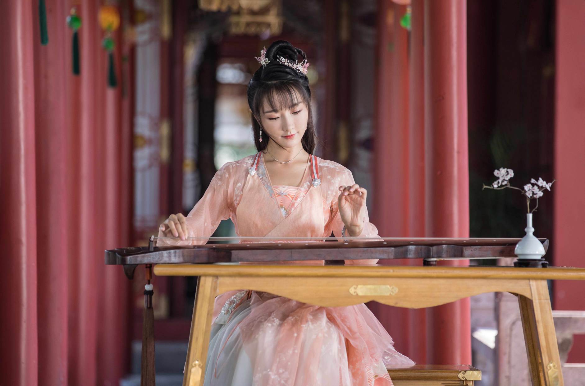 在#三嫁惹君心#中饰演居沐儿.想了解更多有关剧的问题.