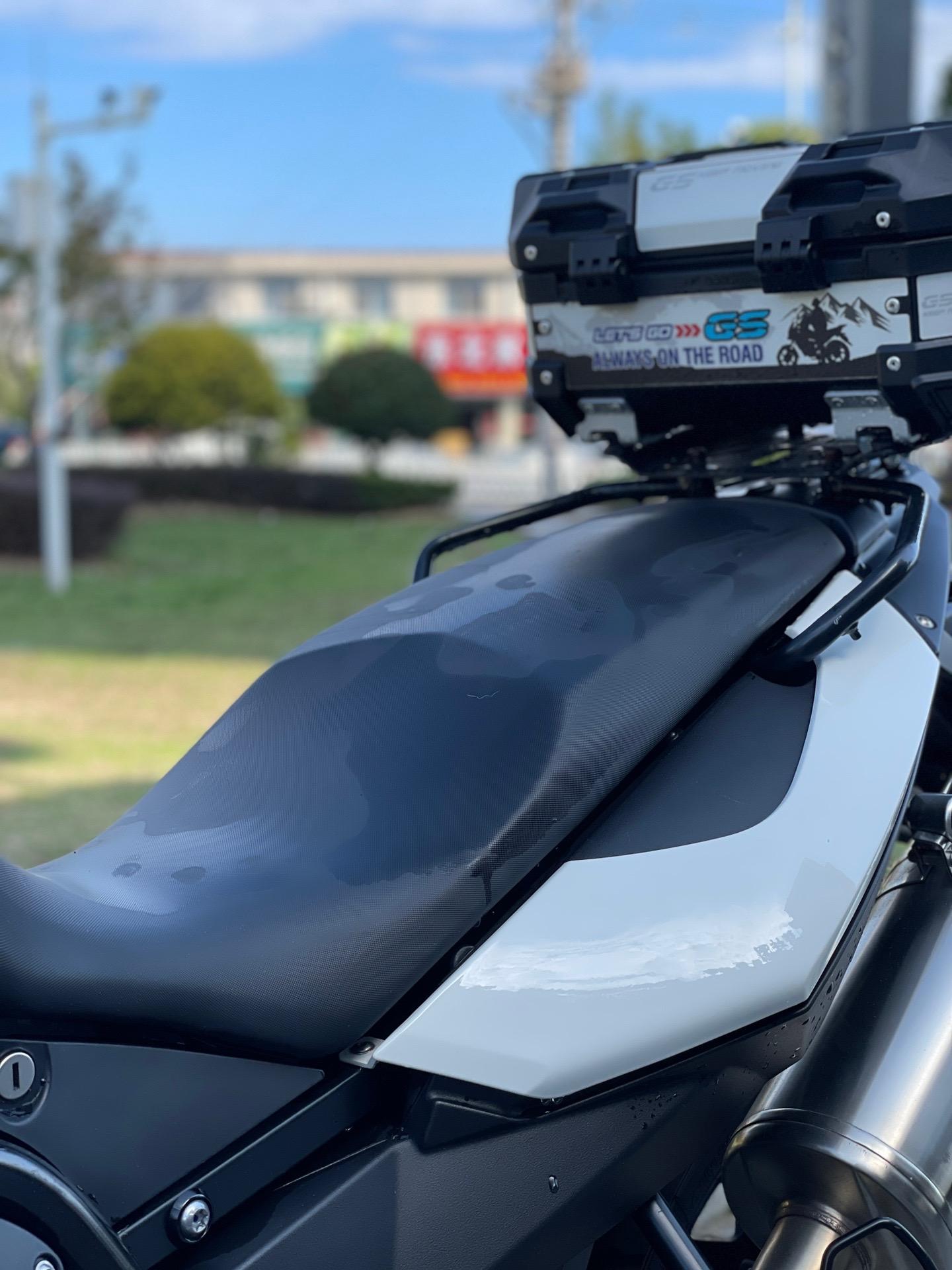 2016年上牌 宝马f700gs 神车 美容了射灯 上下护杠 箱子 五千多公里